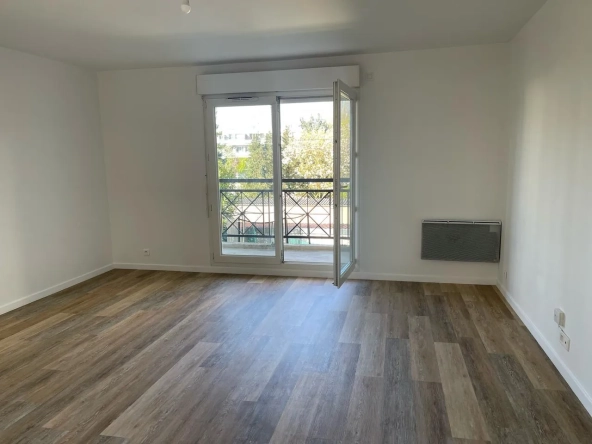 Appartement T4 lumineux de 85,98 m² à Vaujours proche RER B 