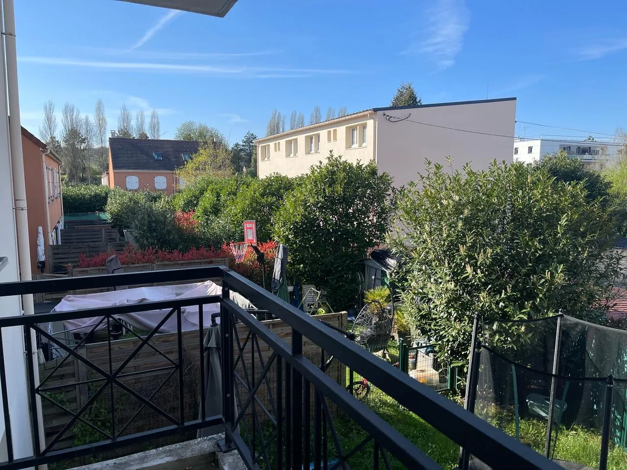 Appartement T4 lumineux de 85,98 m² à Vaujours proche RER B 