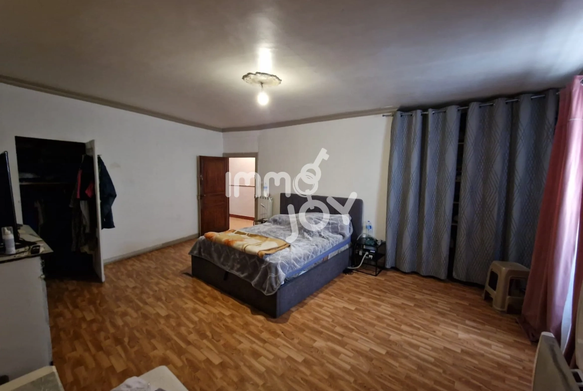 Maison de village T6 de 200 m² à Verzeille, proche Carcassonne 