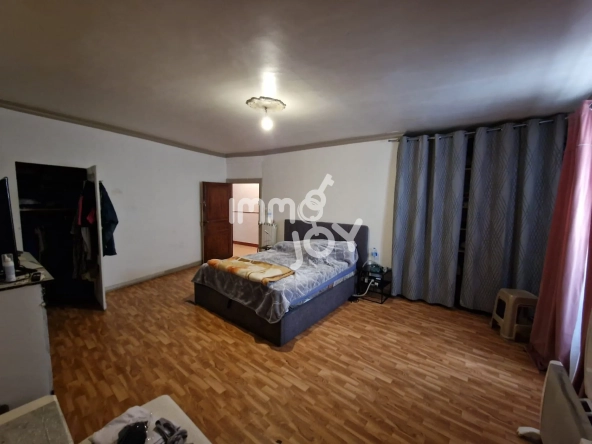 Maison de village T6 de 200 m² à Verzeille, proche Carcassonne 