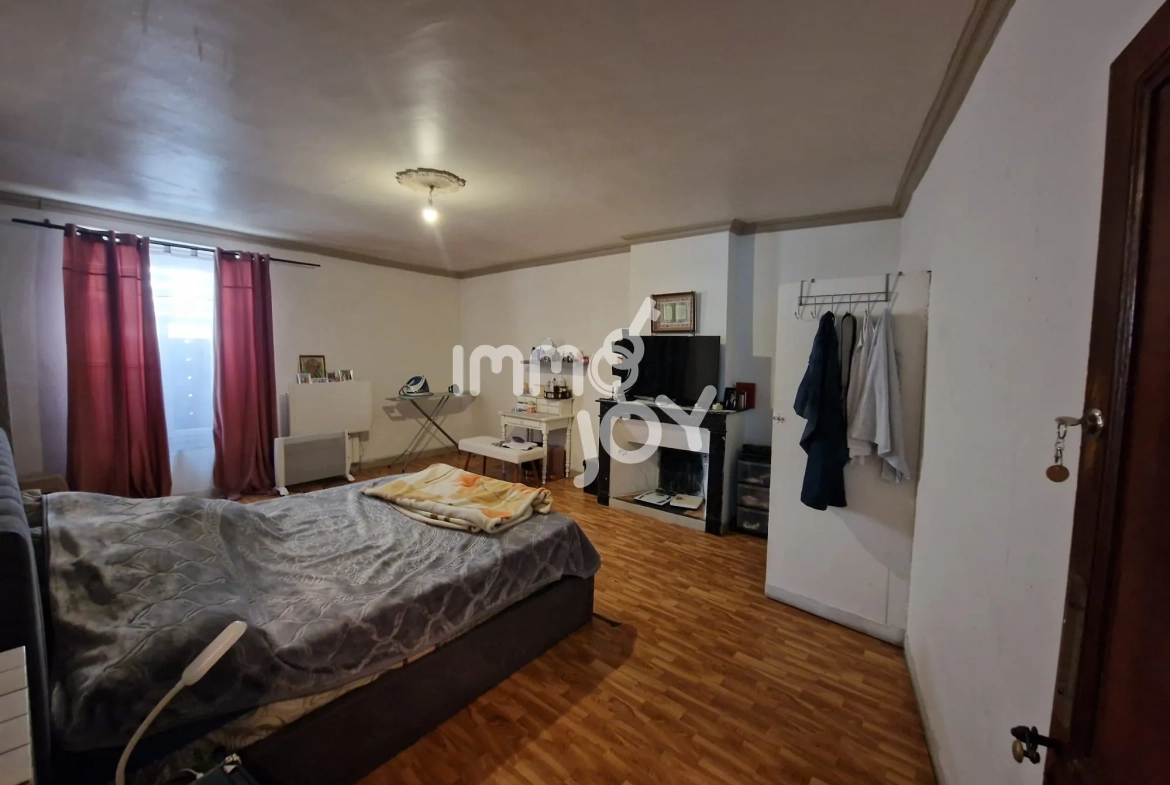 Maison de village T6 de 200 m² à Verzeille, proche Carcassonne 