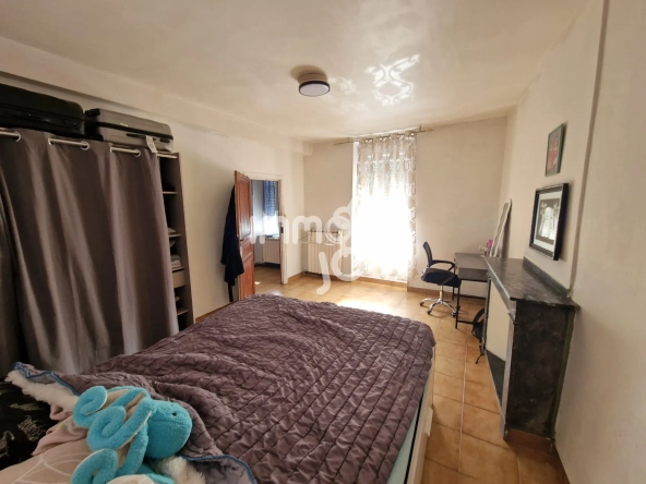 Maison de village T6 de 200 m² à Verzeille, proche Carcassonne 