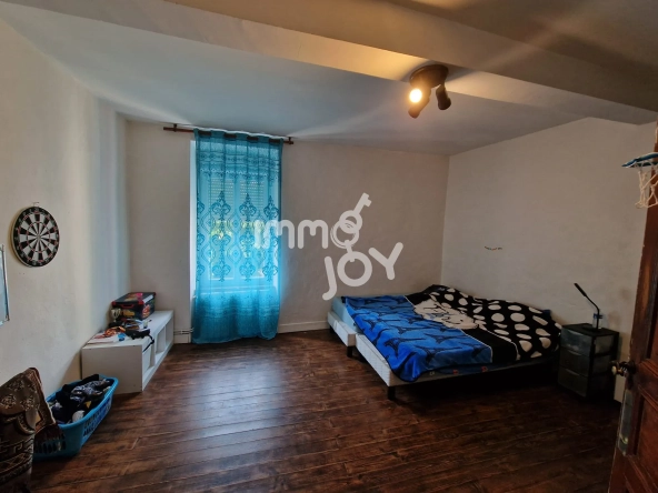 Maison de village T6 de 200 m² à Verzeille, proche Carcassonne 