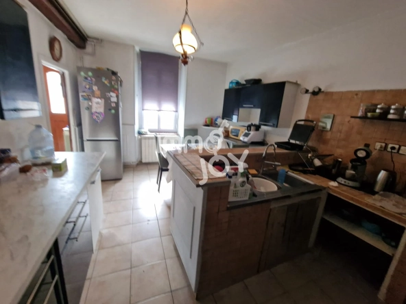 Maison de village T6 de 200 m² à Verzeille, proche Carcassonne 