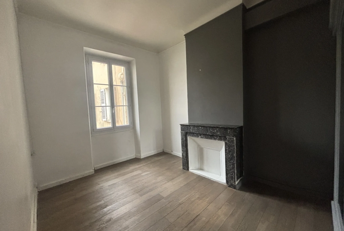 A Vendre Appartement T2 de 54,35 m² à Toulon - Haute Ville 