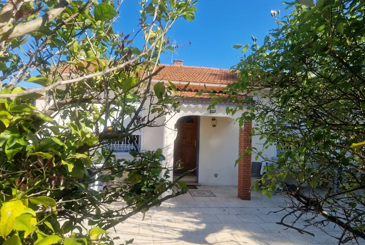 Maison Plain-Pied Type 3 avec Garage et Jardin à Marignane 