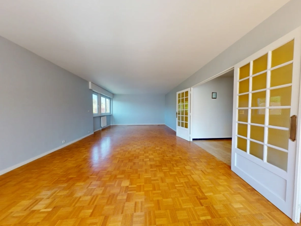 Charmant appartement T3 de 85 m² avec balcon, garage et cave à Talant 