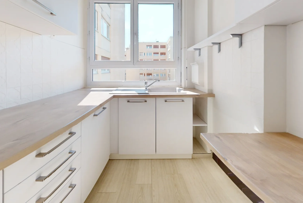 Charmant appartement T3 de 85 m² avec balcon, garage et cave à Talant 