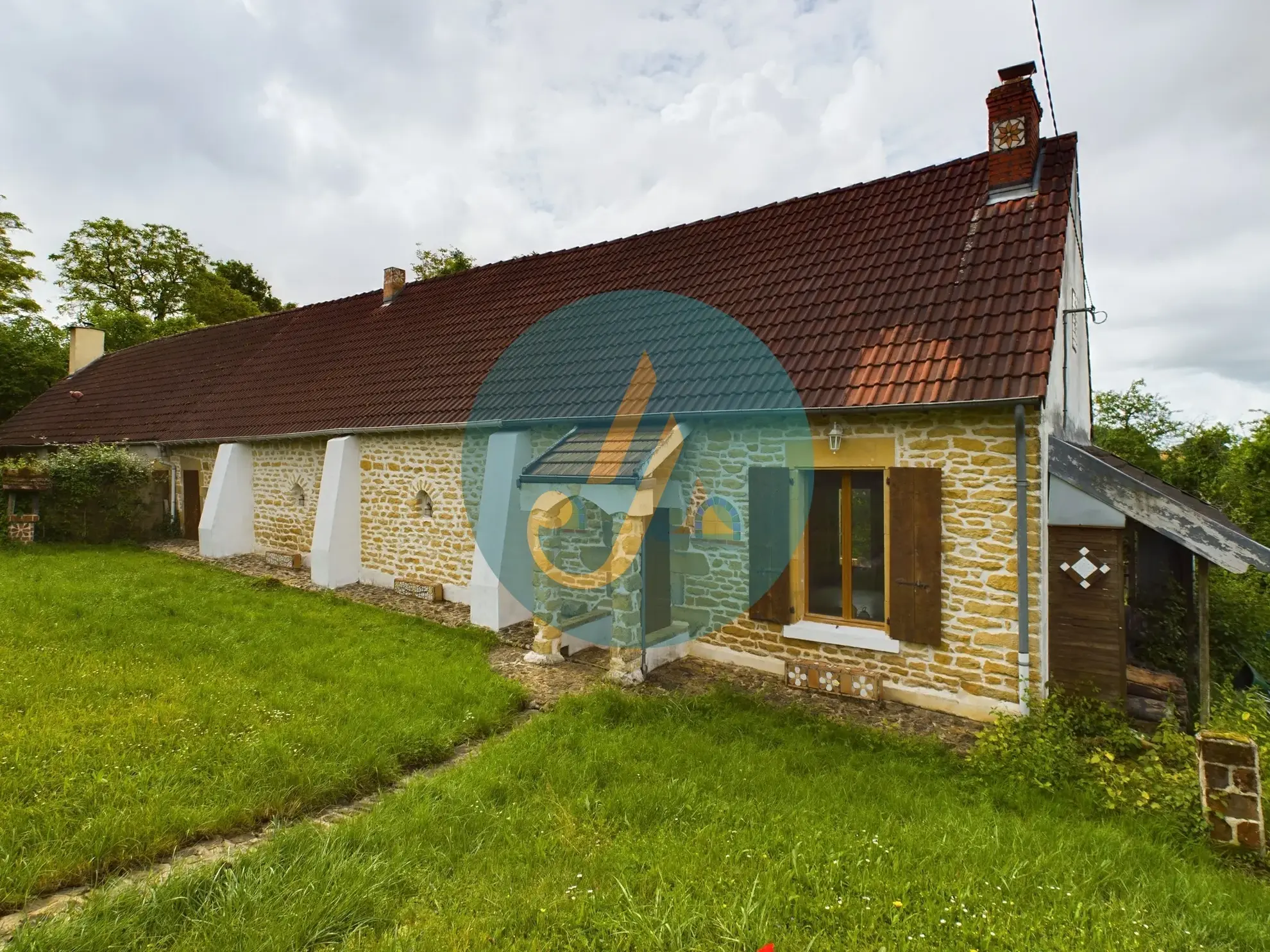 Longère authentique avec grands volumes à Vaux-d'Amognes – Cadre paisible en campagne 