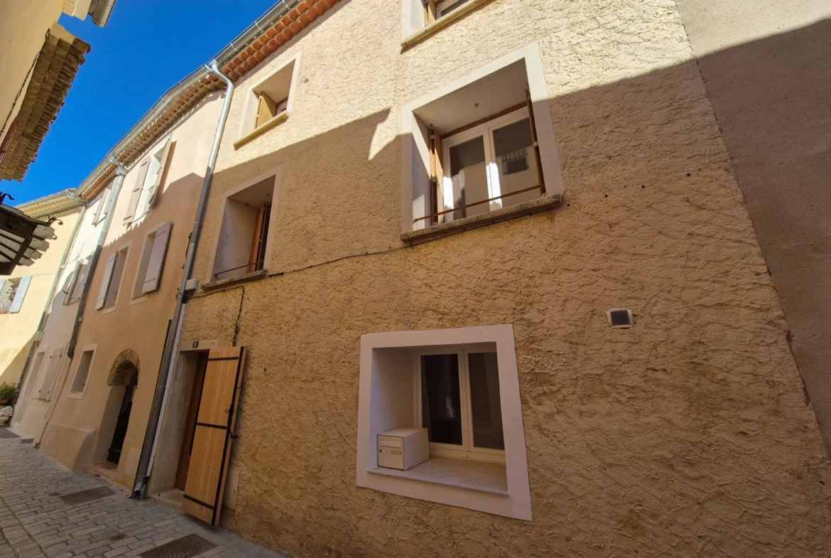 Charmante maison de village à vendre à Puyloubier avec stationnement ou jardinet 