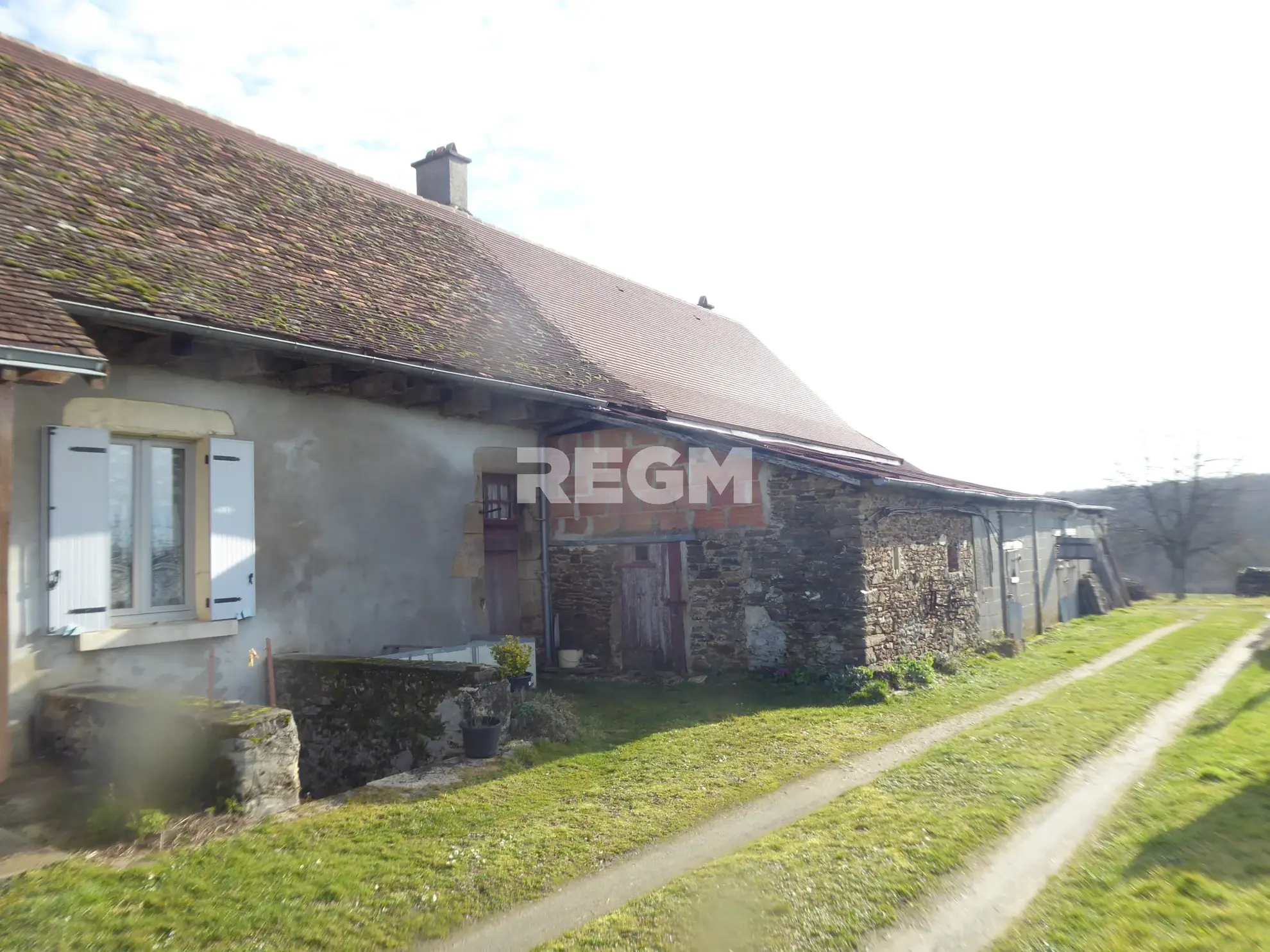 Magnifique fermette rénovée sur 15 000 m² en Dordogne, calme campagne 