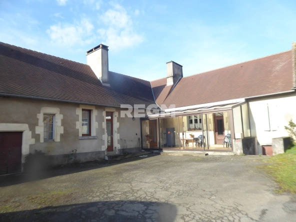 Magnifique fermette rénovée sur 15 000 m² en Dordogne, calme campagne