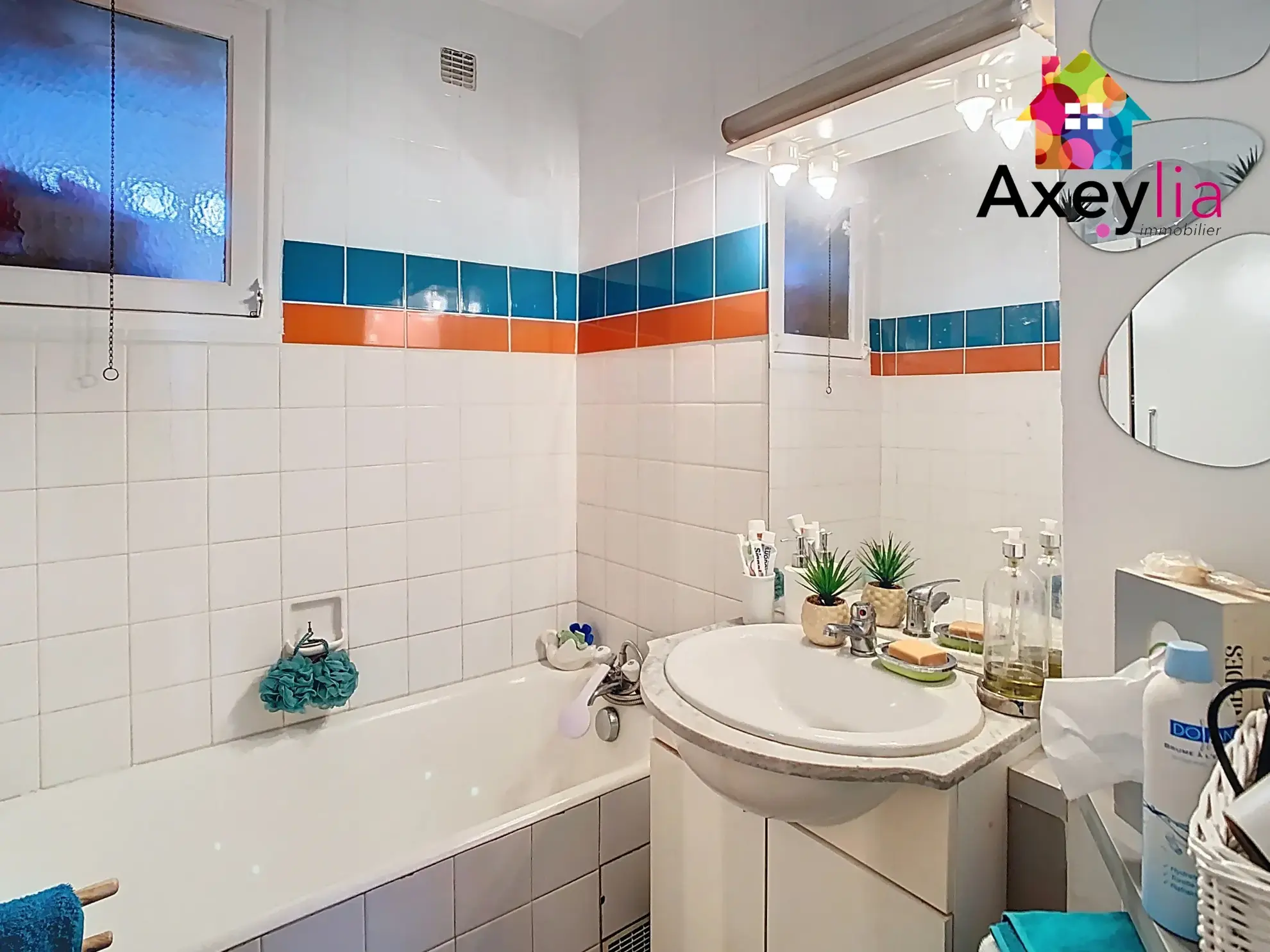 Appartement T3 à vendre à Roanne avec balcon, cave et parking près de la piscine 