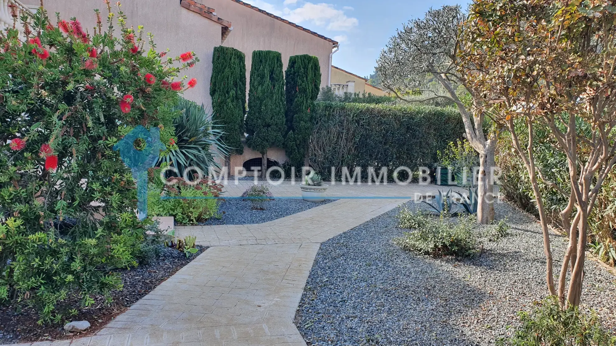 Villa de 73 m2 avec 3 chambres dans domaine sécurisé à Vidauban, Var 