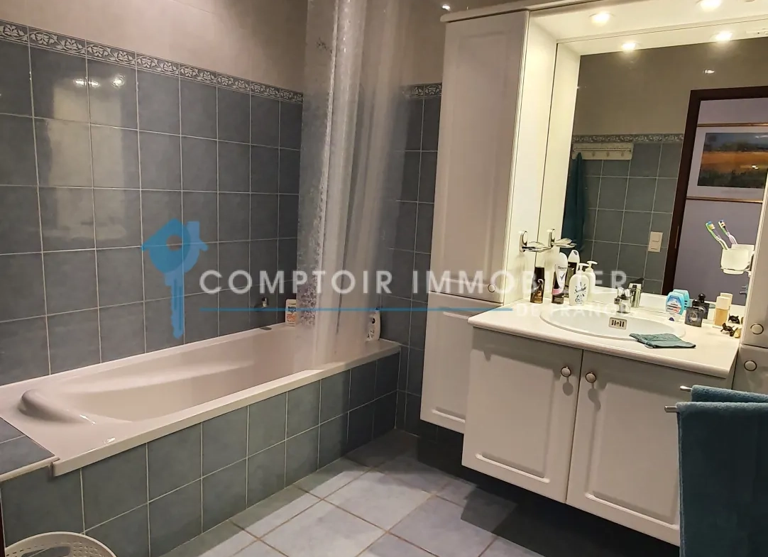 Villa de 73 m2 avec 3 chambres dans domaine sécurisé à Vidauban, Var 