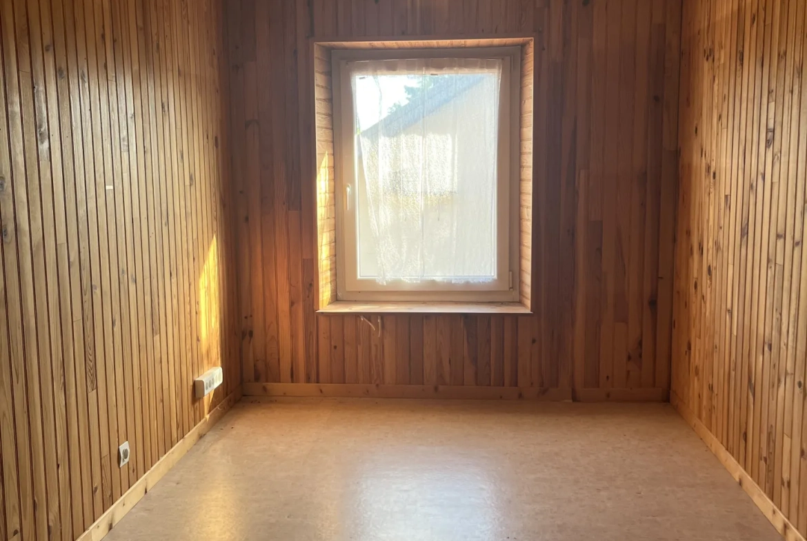 Maison familiale avec piscine à Roye – 170 m2, 4 chambres, dépendance 