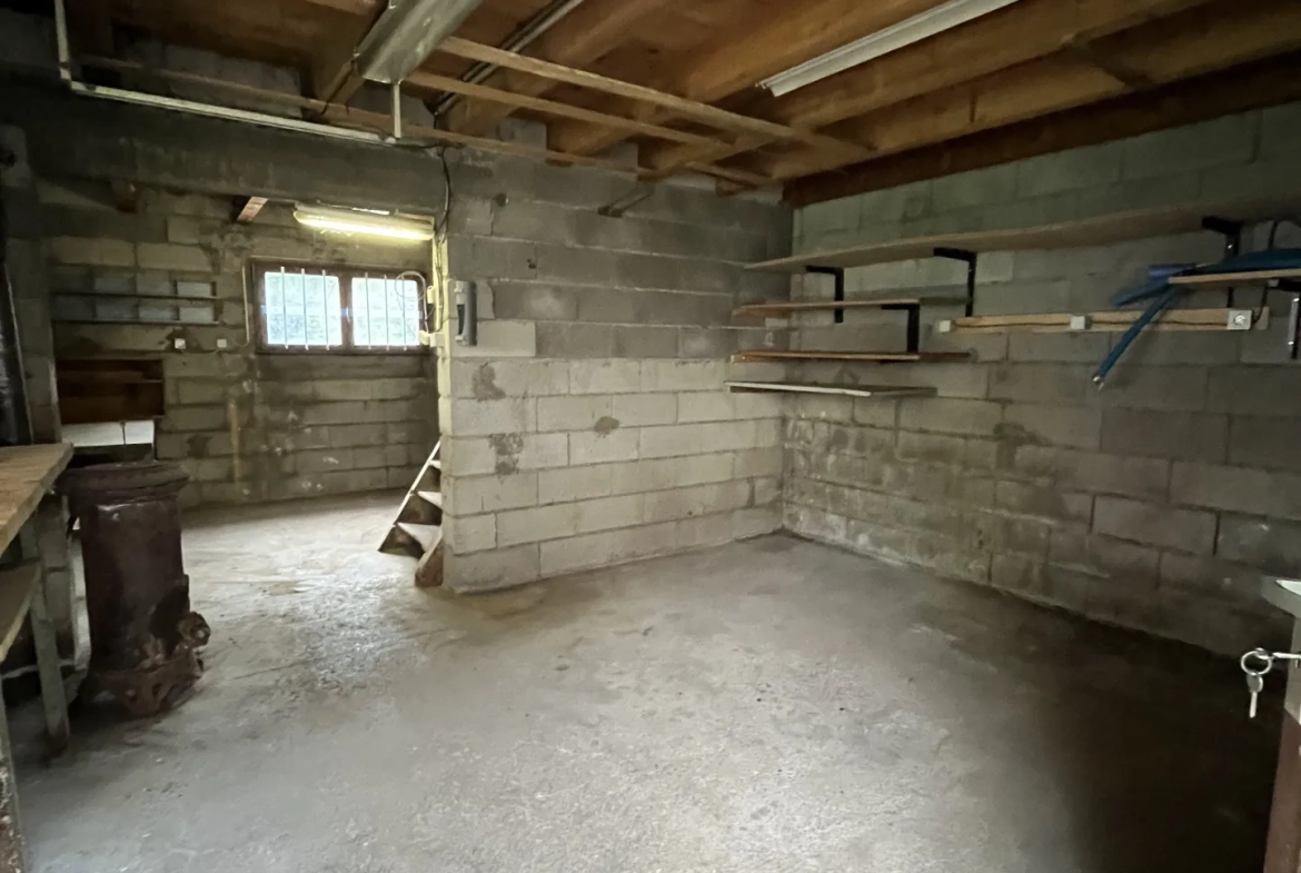 Maison familiale avec piscine à Roye – 170 m2, 4 chambres, dépendance 