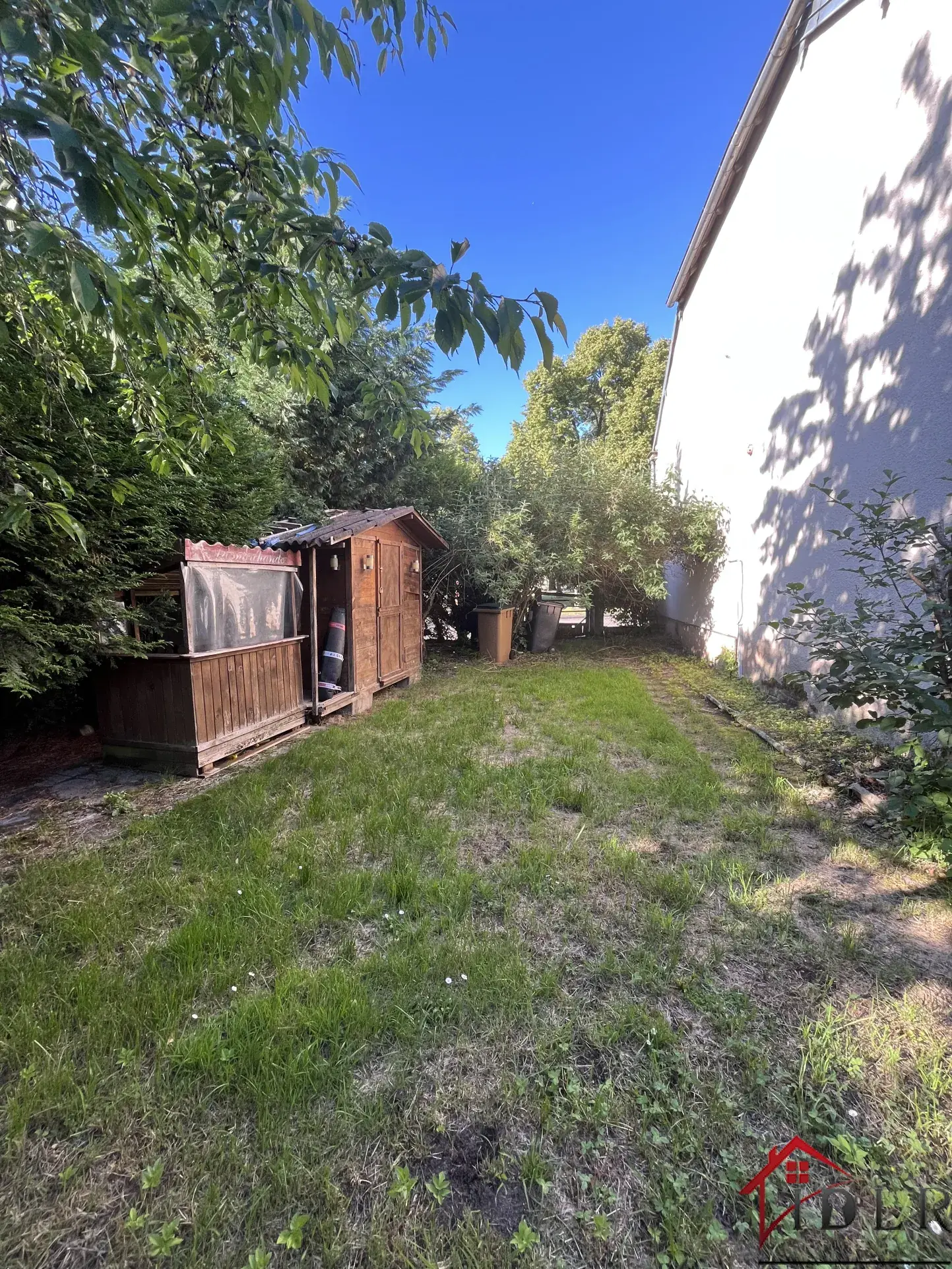 Maison familiale avec piscine à Roye – 170 m2, 4 chambres, dépendance 