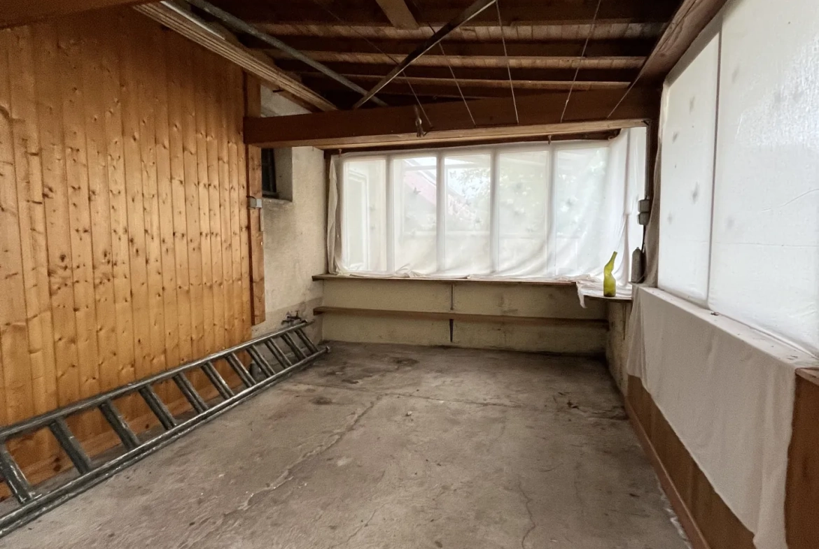 Maison familiale avec piscine à Roye – 170 m2, 4 chambres, dépendance 