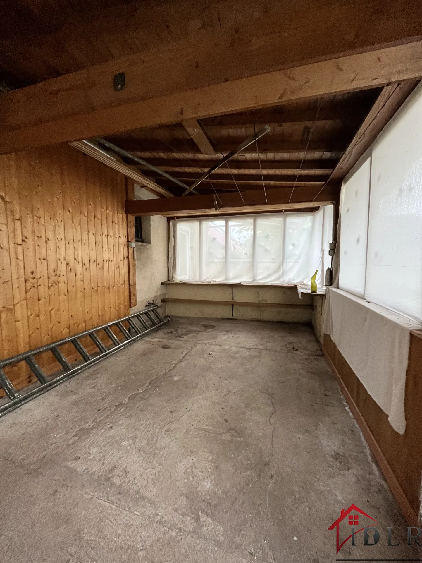 Maison familiale avec piscine à Roye – 170 m2, 4 chambres, dépendance 