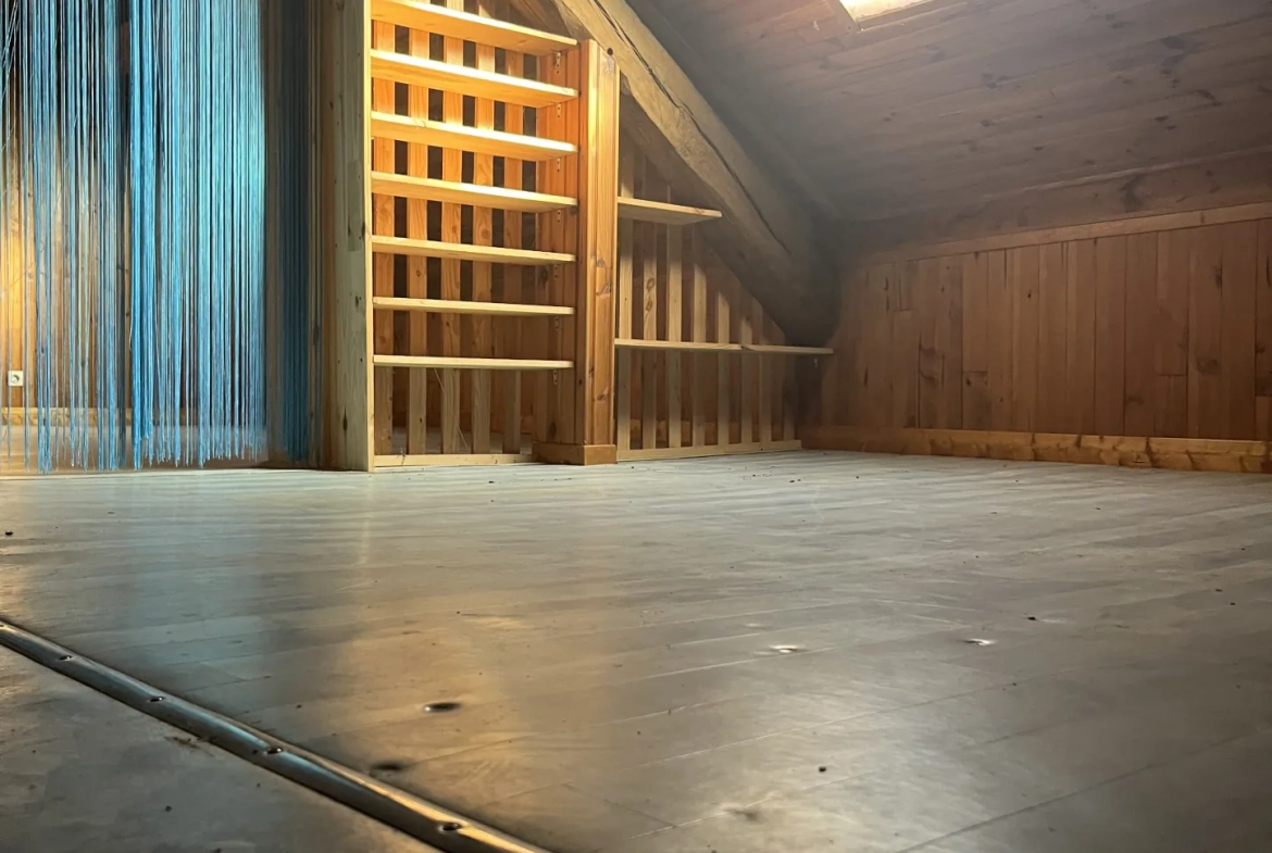 Maison familiale avec piscine à Roye – 170 m2, 4 chambres, dépendance 