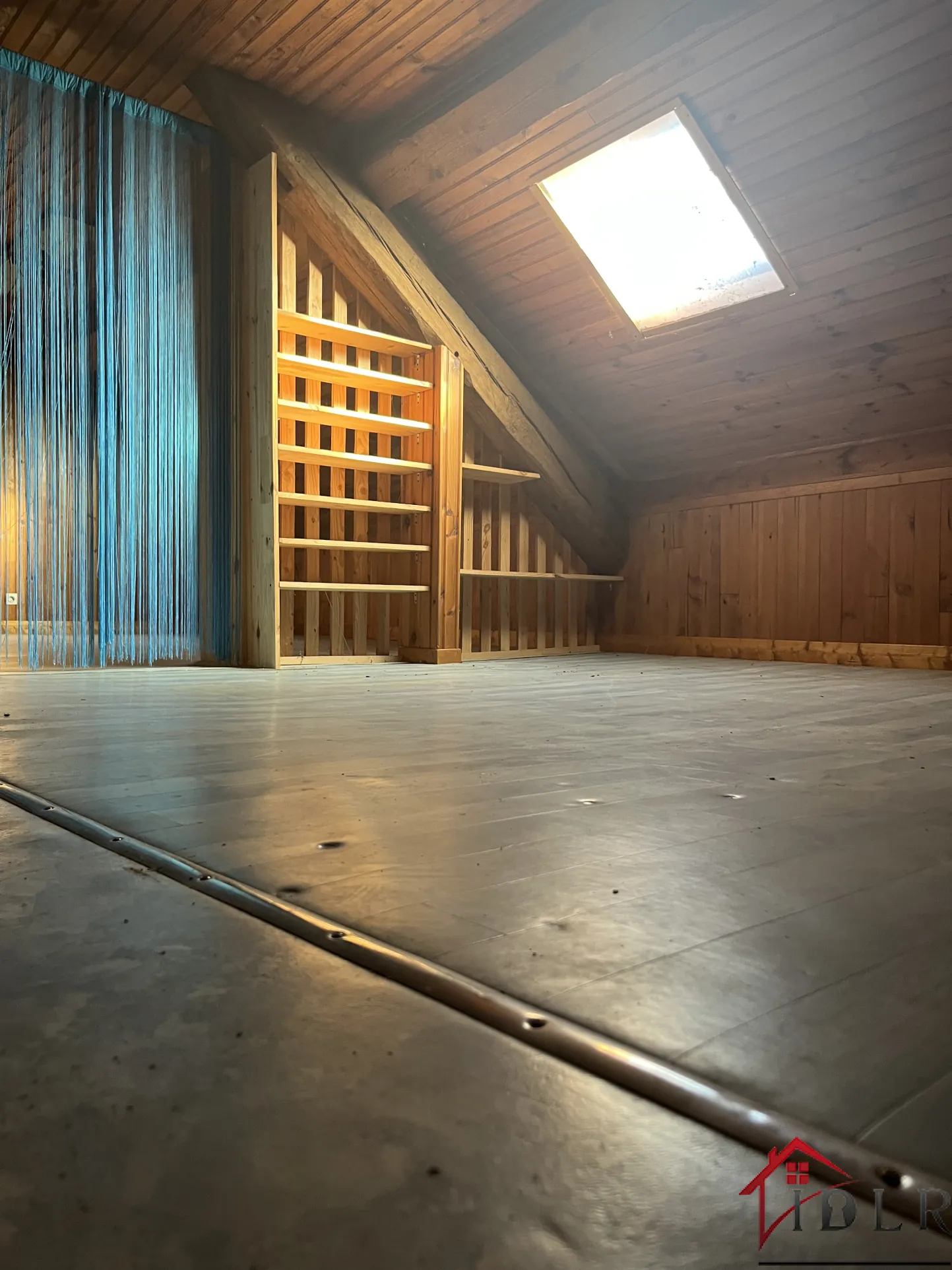 Maison familiale avec piscine à Roye – 170 m2, 4 chambres, dépendance 
