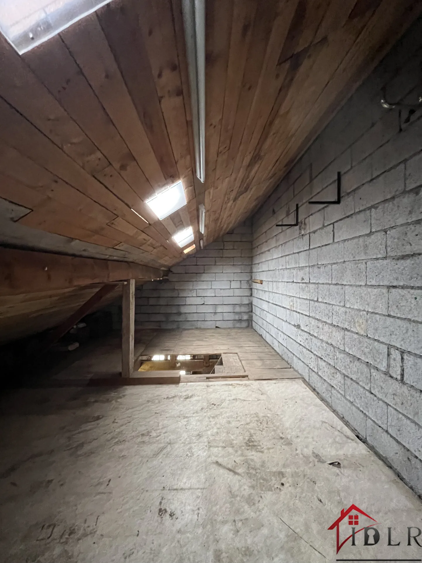 Maison familiale avec piscine à Roye – 170 m2, 4 chambres, dépendance 