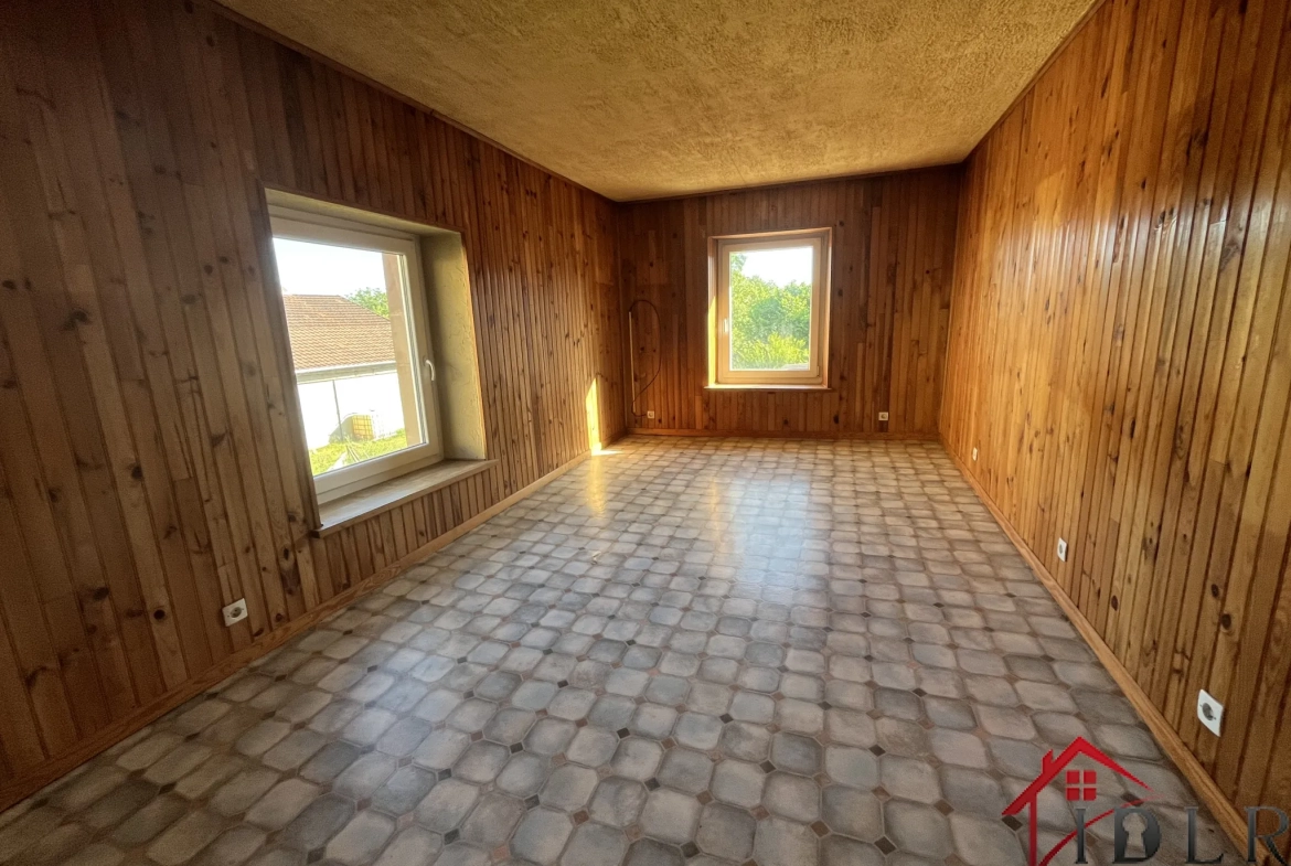 Maison familiale avec piscine à Roye – 170 m2, 4 chambres, dépendance 