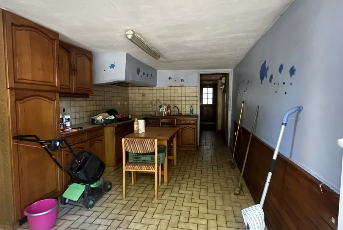 Maison familiale avec piscine à Roye – 170 m2, 4 chambres, dépendance 