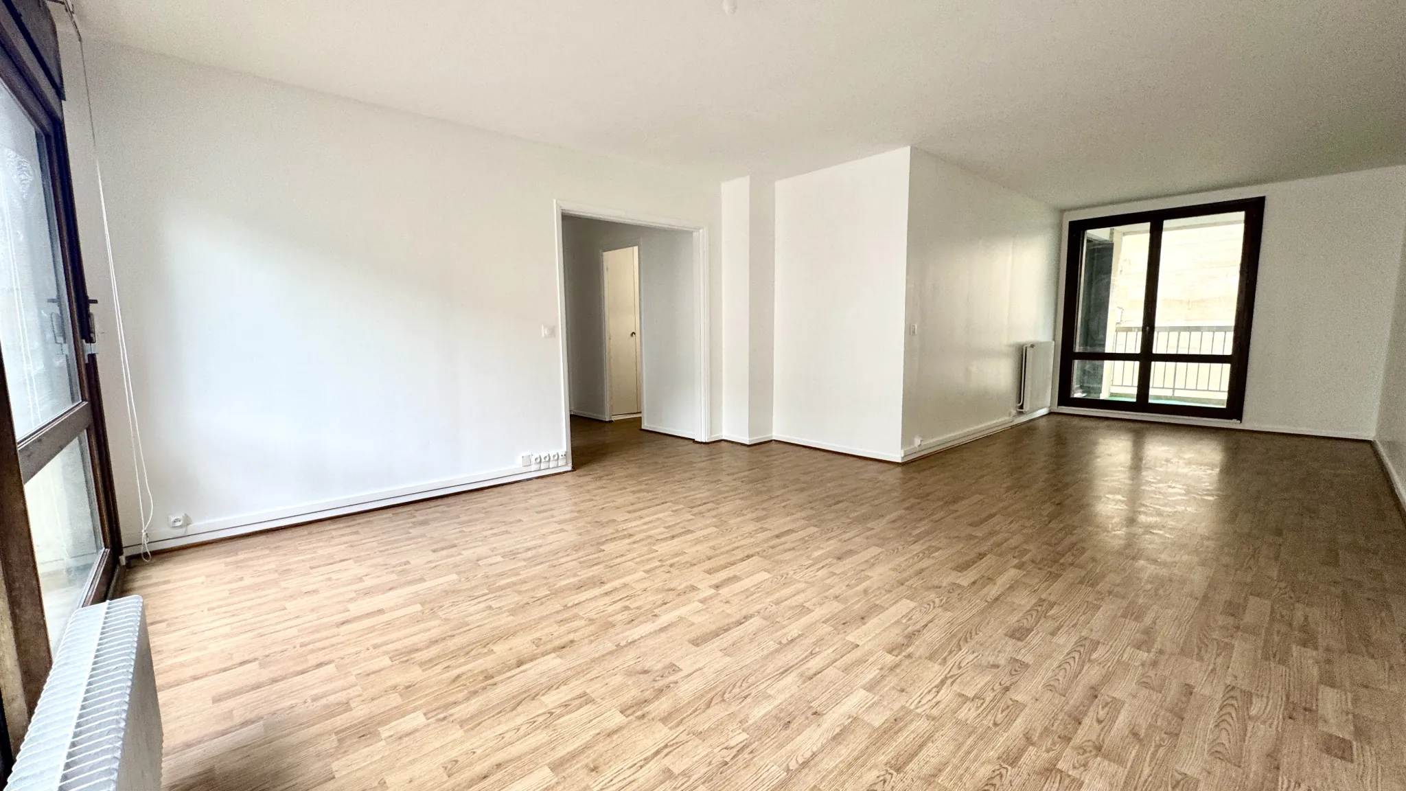 À vendre appartement 3 pièces lumineux à Mantes-la-Ville avec balcon et parking 