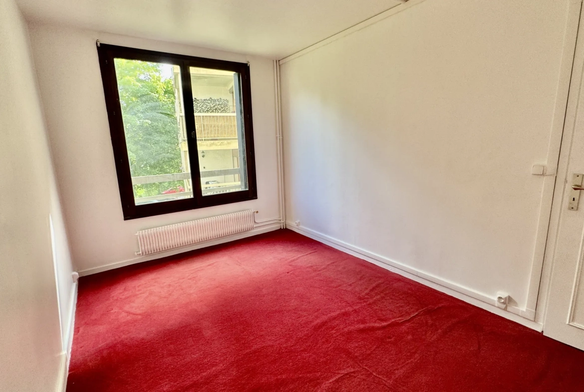 À vendre appartement 3 pièces lumineux à Mantes-la-Ville avec balcon et parking 