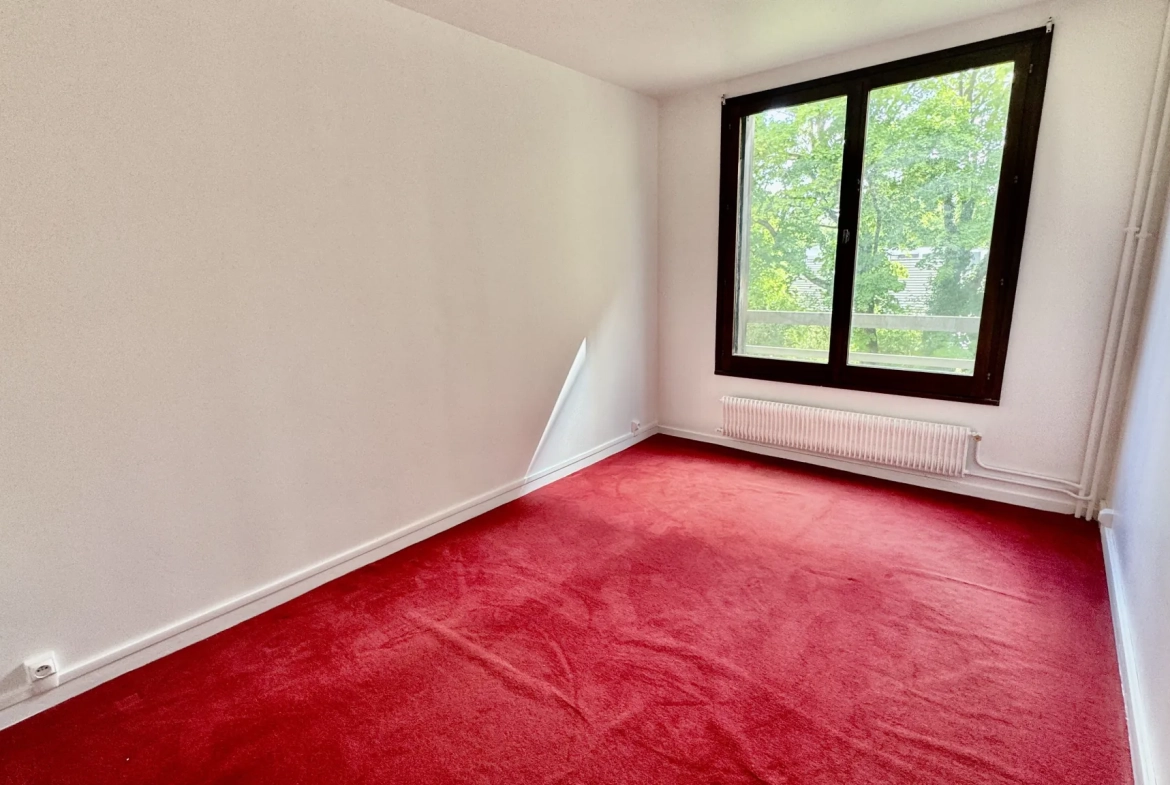 À vendre appartement 3 pièces lumineux à Mantes-la-Ville avec balcon et parking 