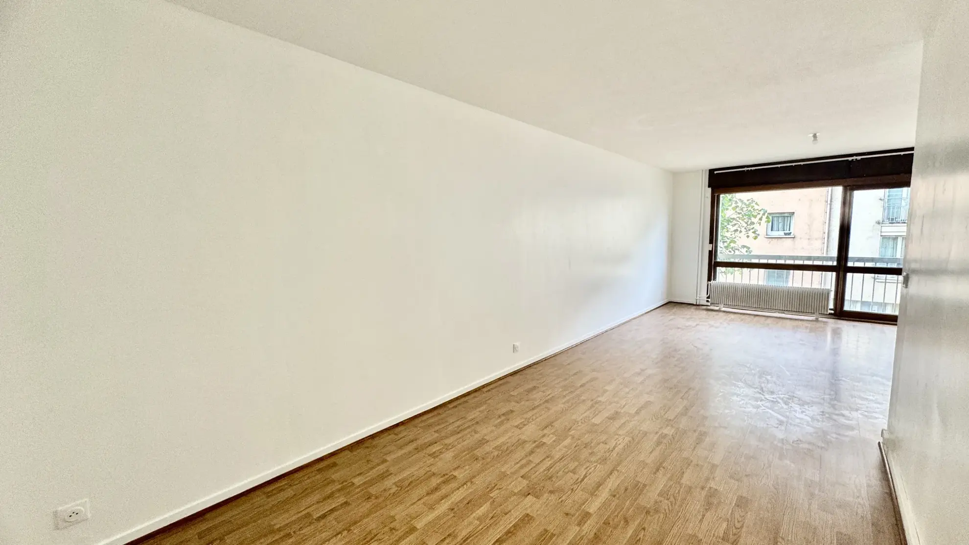 À vendre appartement 3 pièces lumineux à Mantes-la-Ville avec balcon et parking 