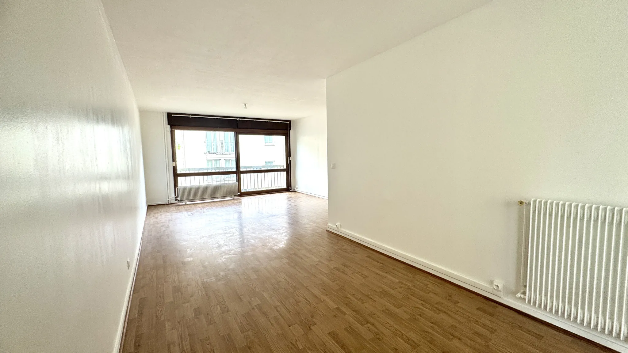 À vendre appartement 3 pièces lumineux à Mantes-la-Ville avec balcon et parking 