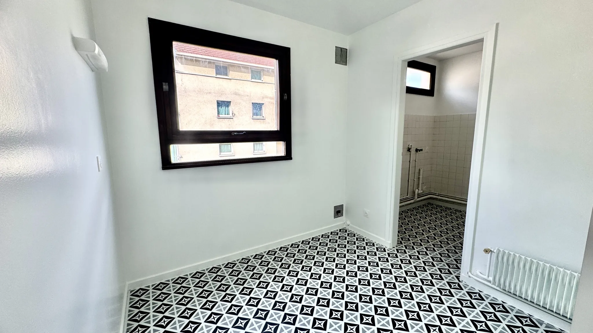 À vendre appartement 3 pièces lumineux à Mantes-la-Ville avec balcon et parking 
