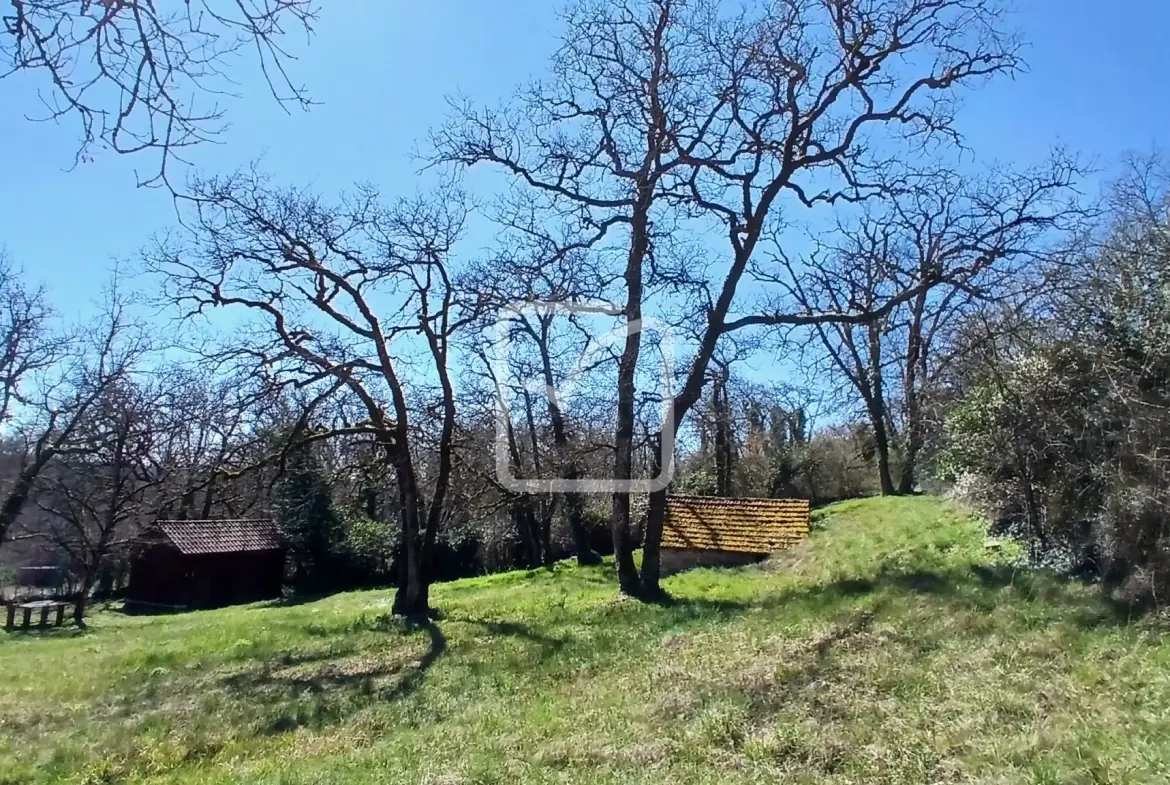 Terrain à bâtir viabilisé de 1705 m² à Cuzance - Opportunité rare 