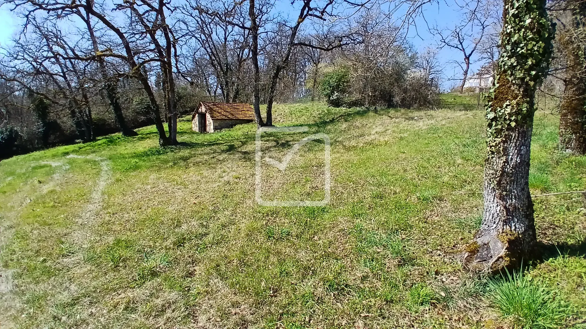 Terrain à bâtir viabilisé de 1705 m² à Cuzance - Opportunité rare 