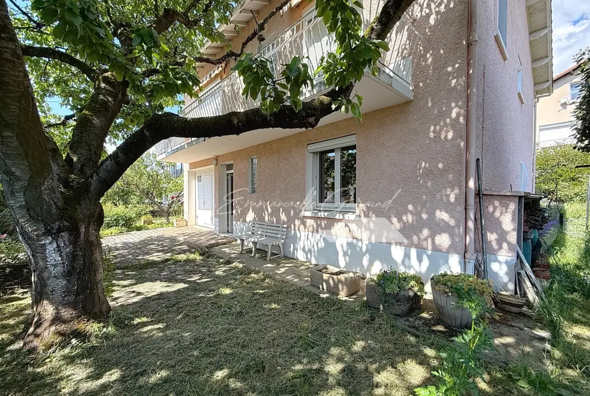 Maison familiale avec appartement indépendant à Millau, jardin et vue sur Pouncho 