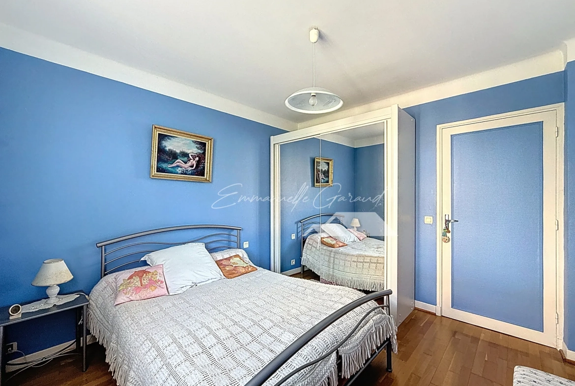 Maison familiale avec appartement indépendant à Millau, jardin et vue sur Pouncho 