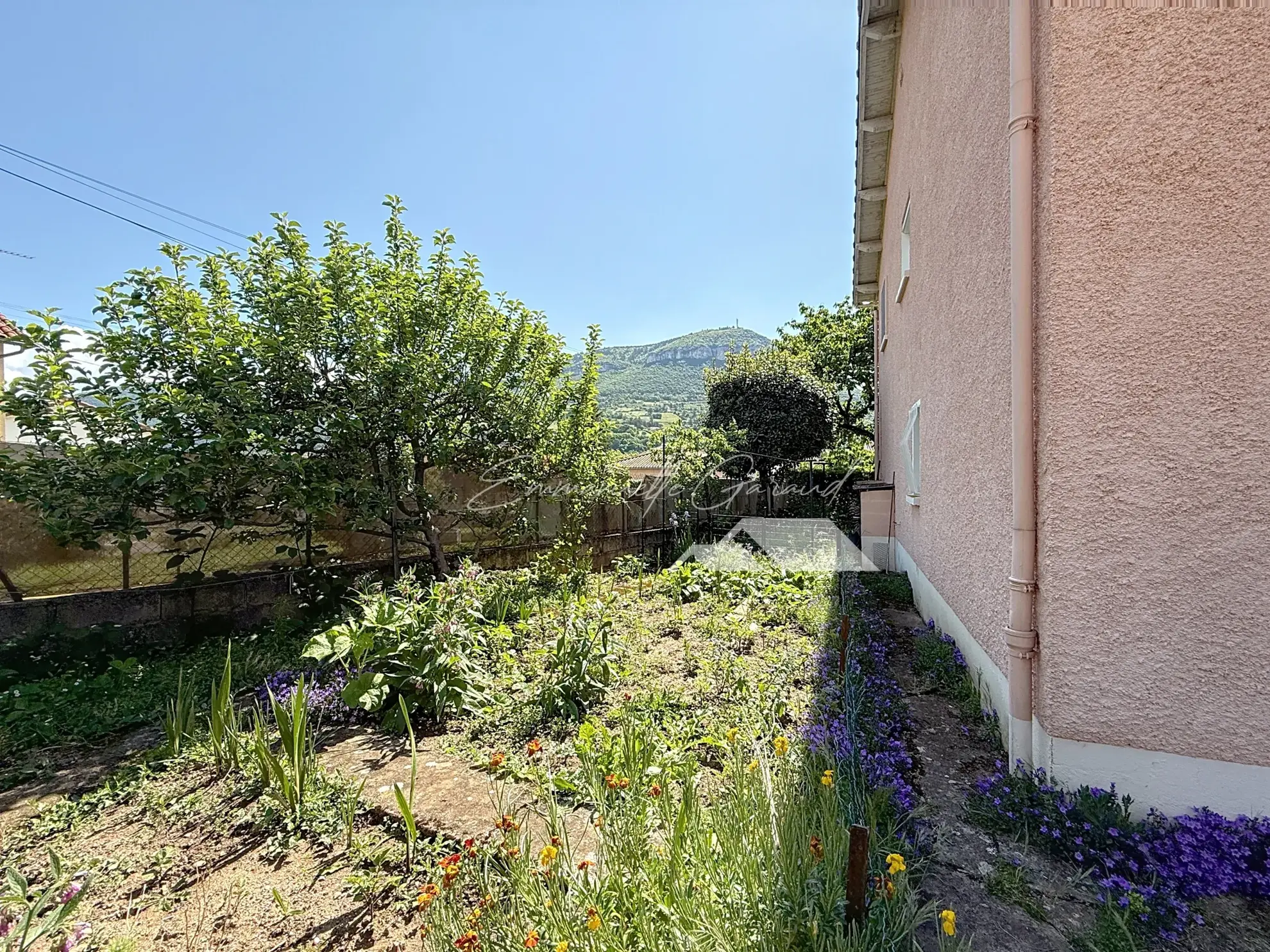 Maison familiale avec appartement indépendant à Millau, jardin et vue sur Pouncho 