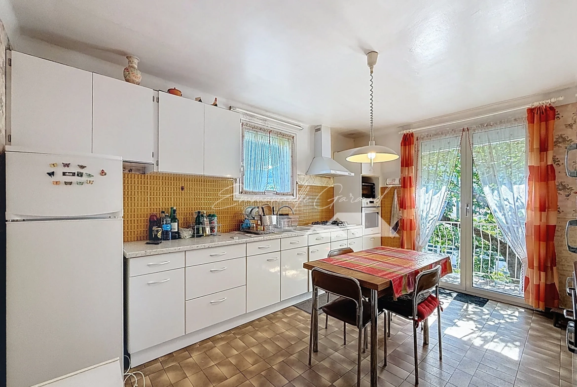 Maison familiale avec appartement indépendant à Millau, jardin et vue sur Pouncho 