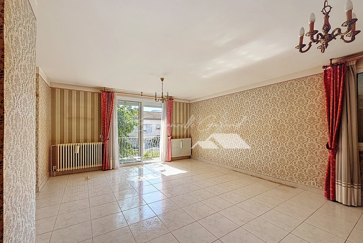 Maison familiale avec appartement indépendant à Millau, jardin et vue sur Pouncho 