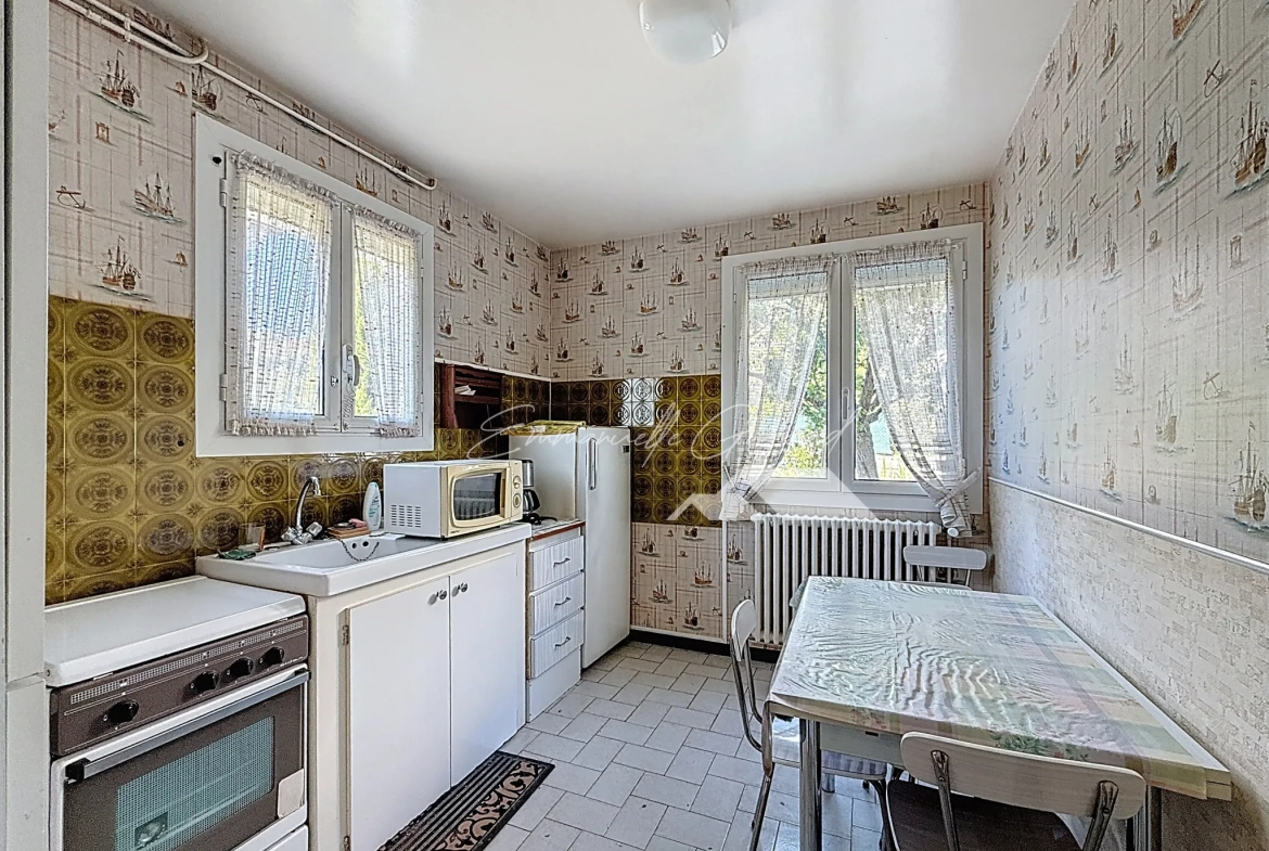 Maison familiale avec appartement indépendant à Millau, jardin et vue sur Pouncho 