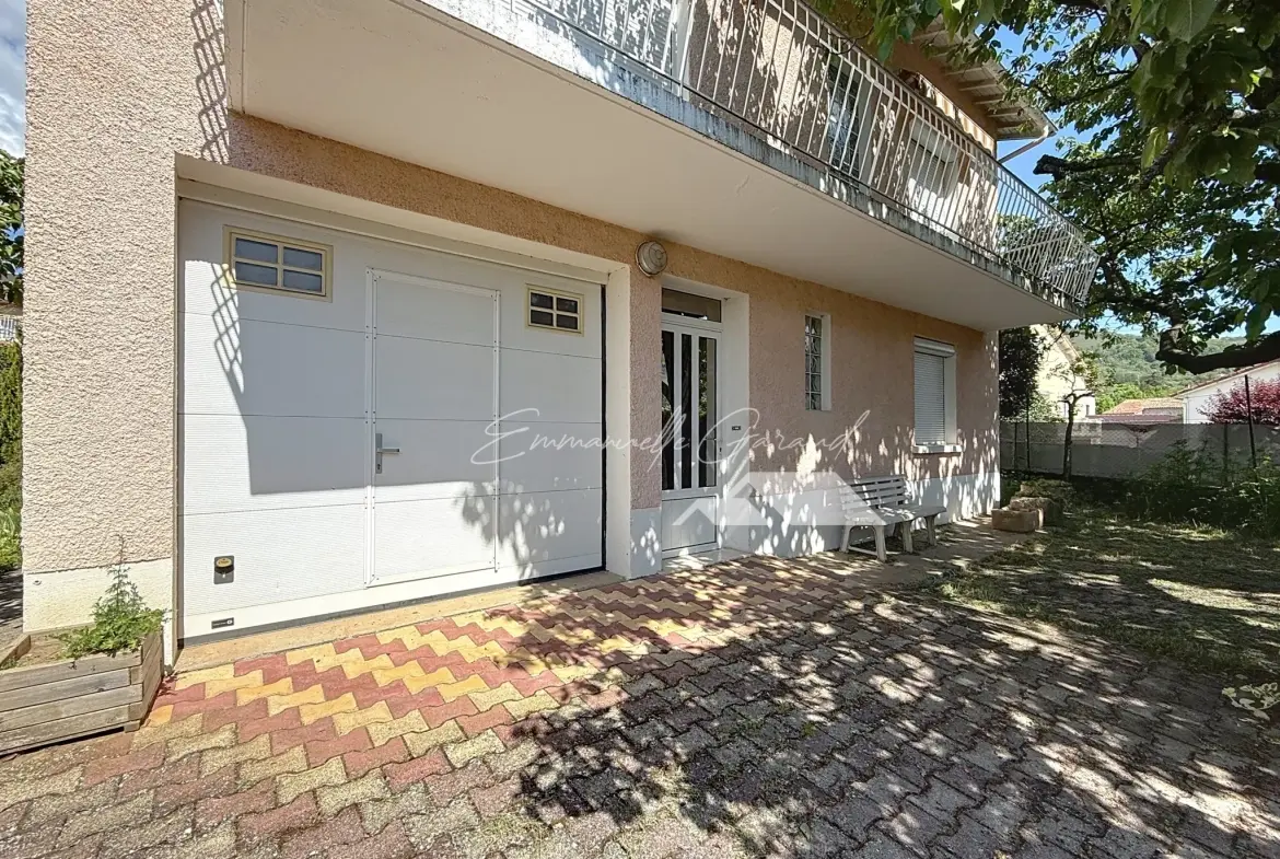 Maison familiale avec appartement indépendant à Millau, jardin et vue sur Pouncho 