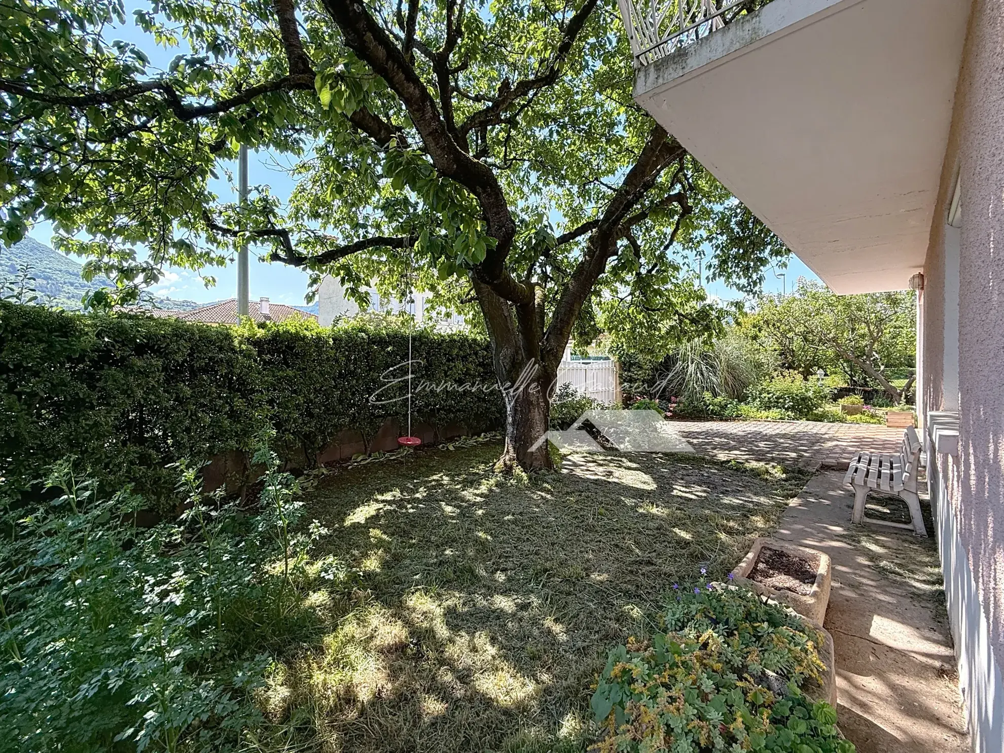 Maison familiale avec appartement indépendant à Millau, jardin et vue sur Pouncho 