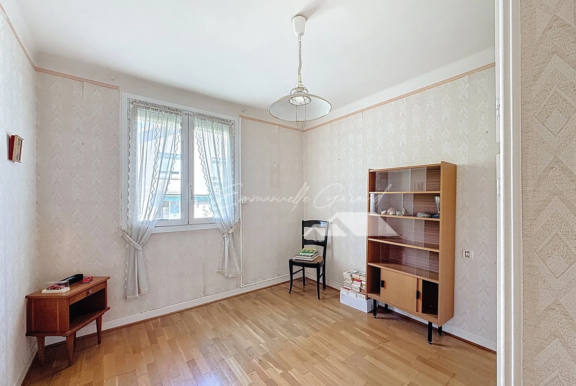 Maison familiale avec appartement indépendant à Millau, jardin et vue sur Pouncho 