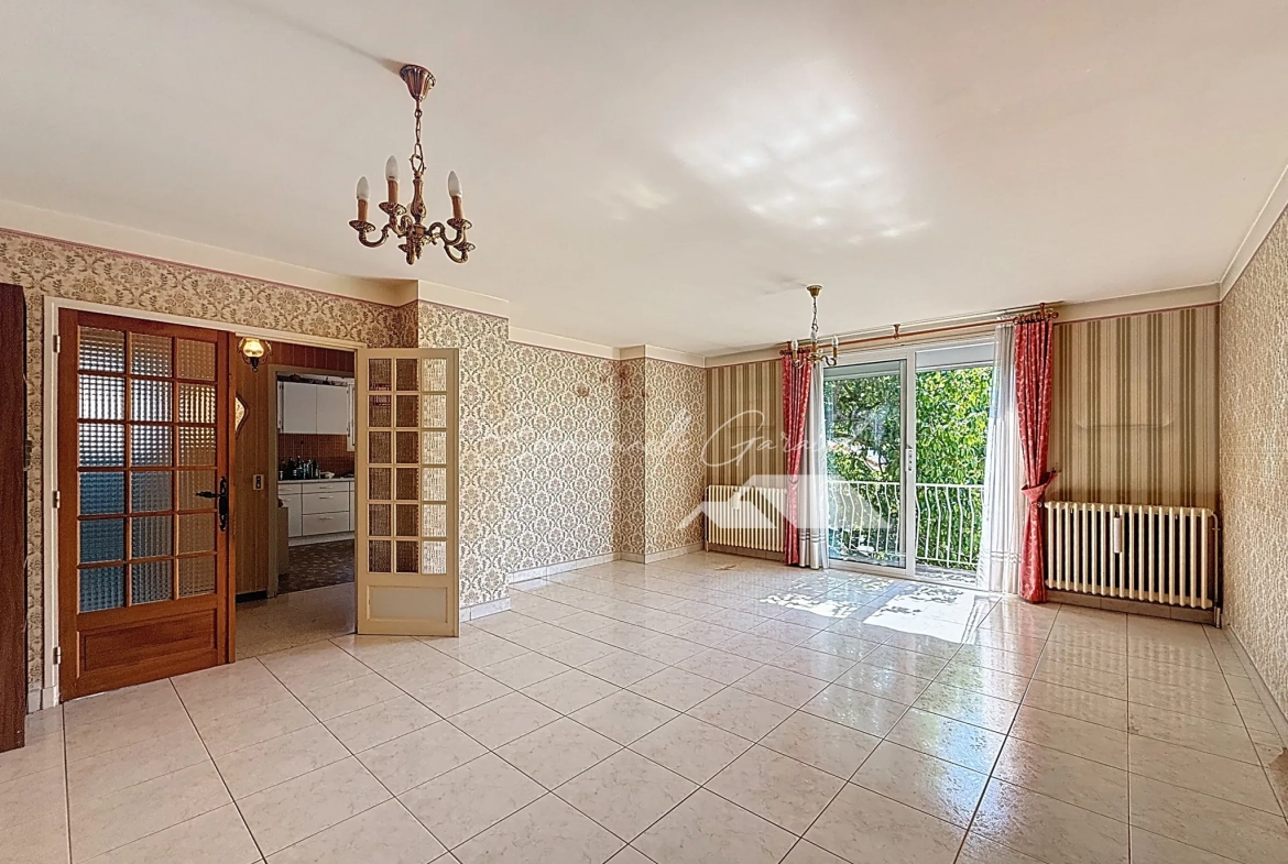 Maison familiale avec appartement indépendant à Millau, jardin et vue sur Pouncho 