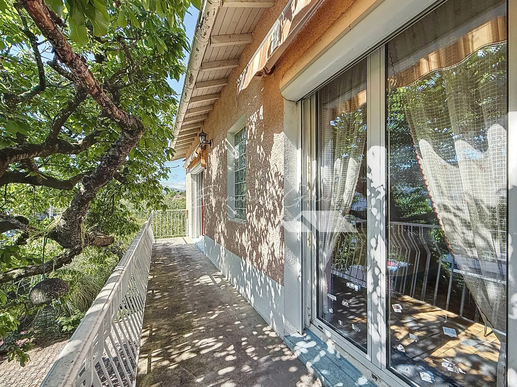 Maison familiale avec appartement indépendant à Millau, jardin et vue sur Pouncho 