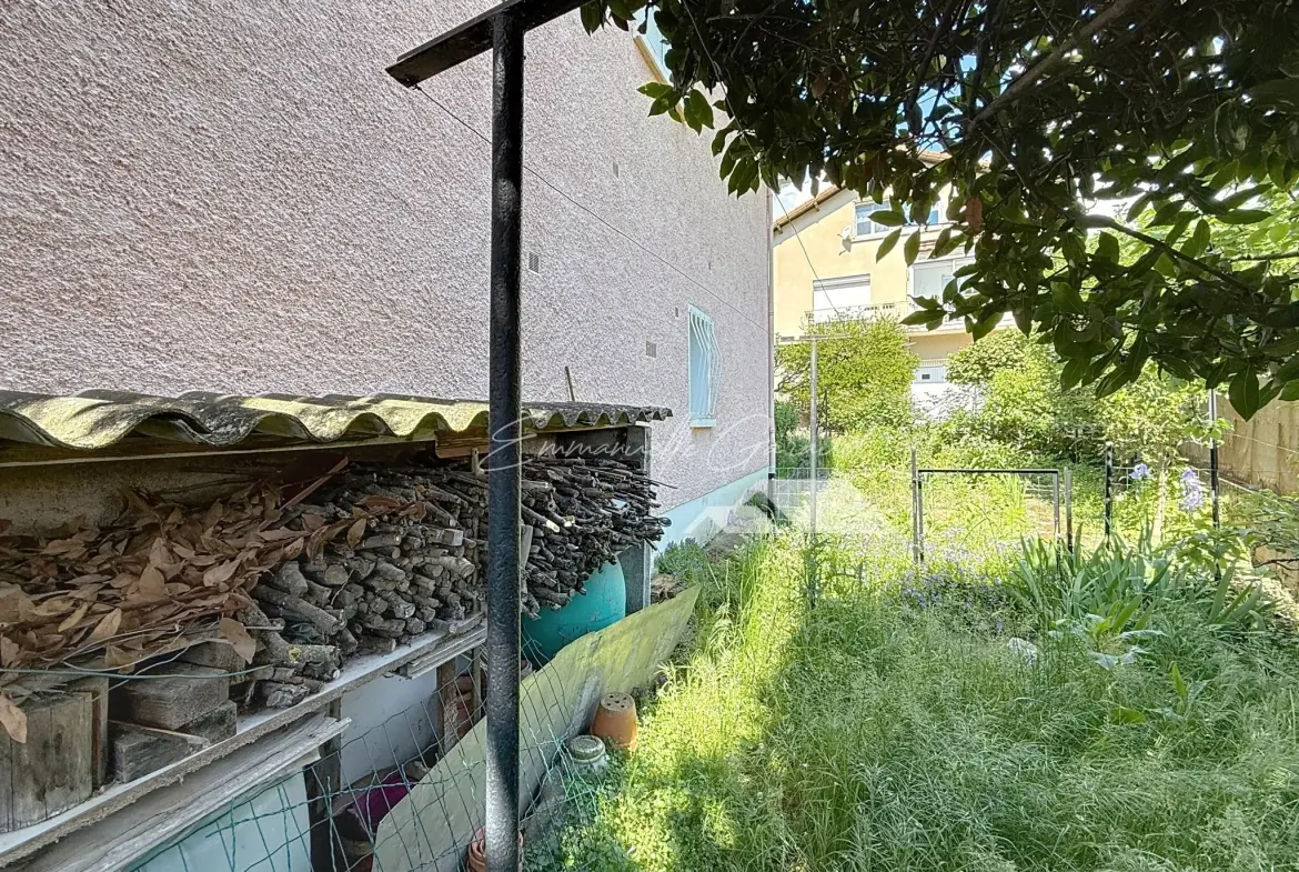 Maison familiale avec appartement indépendant à Millau, jardin et vue sur Pouncho 