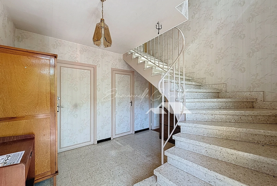 Maison familiale avec appartement indépendant à Millau, jardin et vue sur Pouncho 